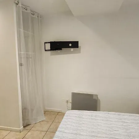 Appartement Climatisé En Centre-ville Maraussan